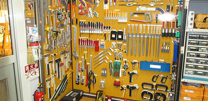 Examples of tool control with fixed position, product, and quantity