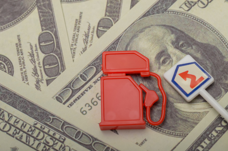 サーチャージが影響を受ける要因