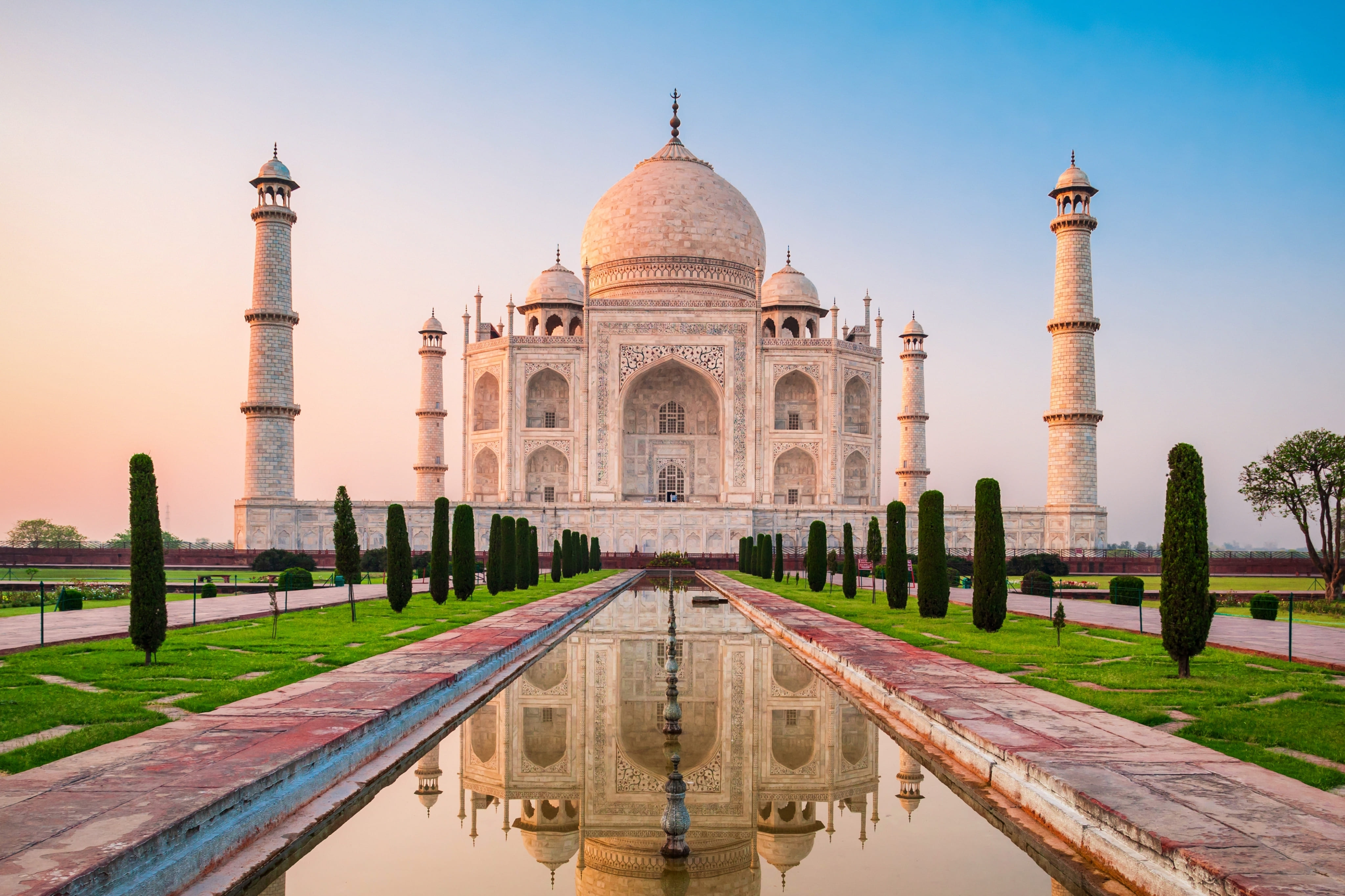 インド